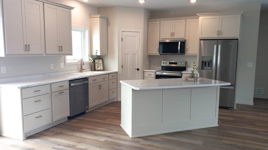 1005 8th Avenue Northwest Perham, MN 56573 - Photo 10 of 16