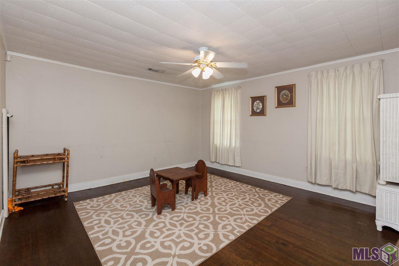 1956 Christian Street Baton Rouge, LA 70808 - Photo 11 of 29 Living room
