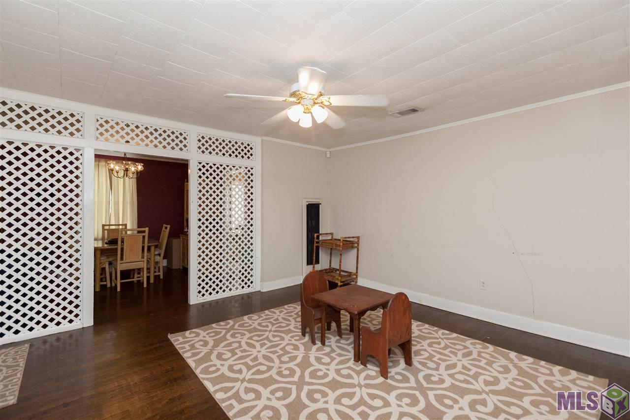 1956 Christian Street Baton Rouge, LA 70808 - Photo 12 of 29 Living room