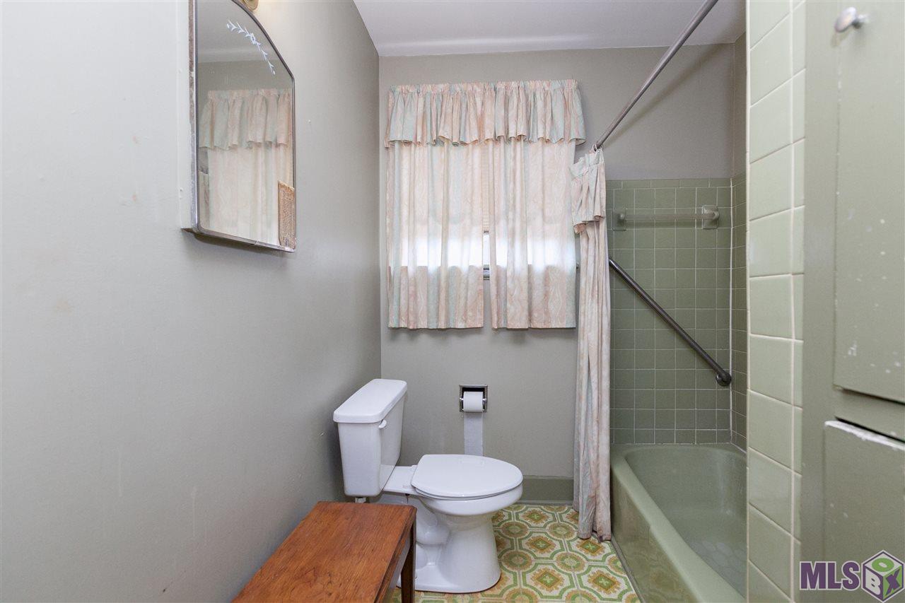1956 Christian Street Baton Rouge, LA 70808 - Photo 16 of 29 Downstairs Bath