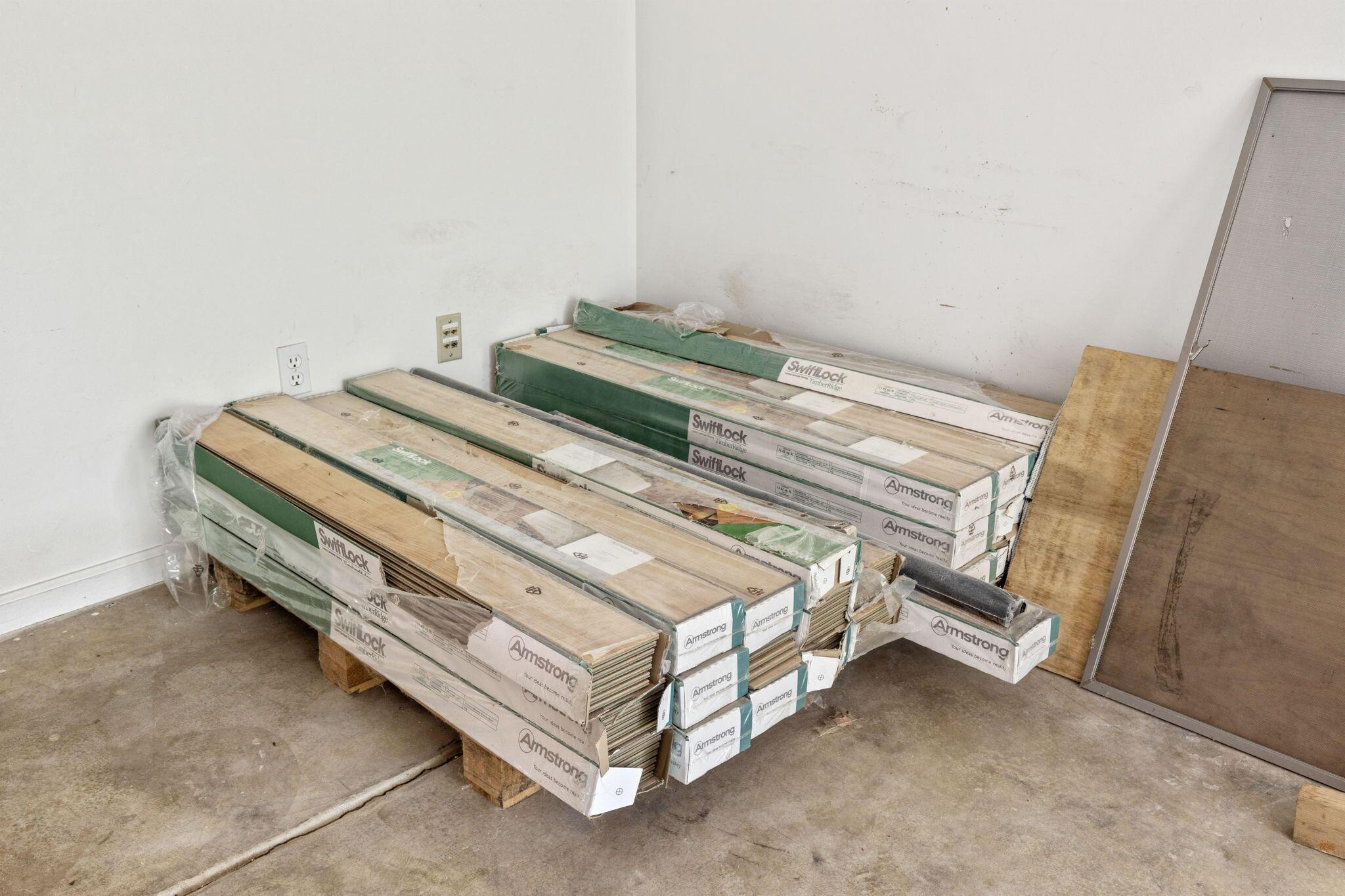 8945 Cheshire Road Sunbury, OH 43074 - Photo 52 of 56 Extra Flooring
