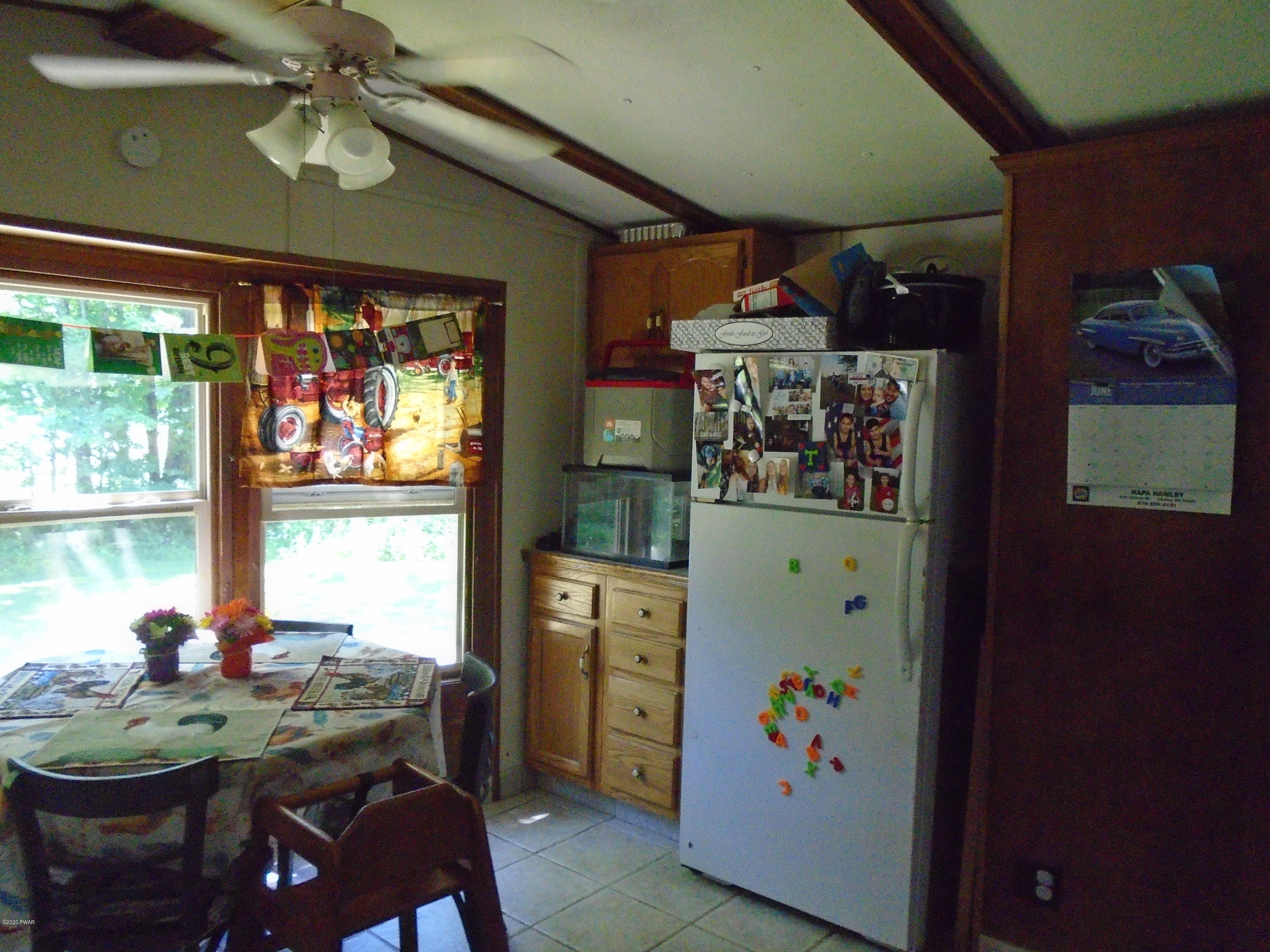 237 Everly Road Lake Ariel, PA 18436 - Photo 5 of 41 DSC04004