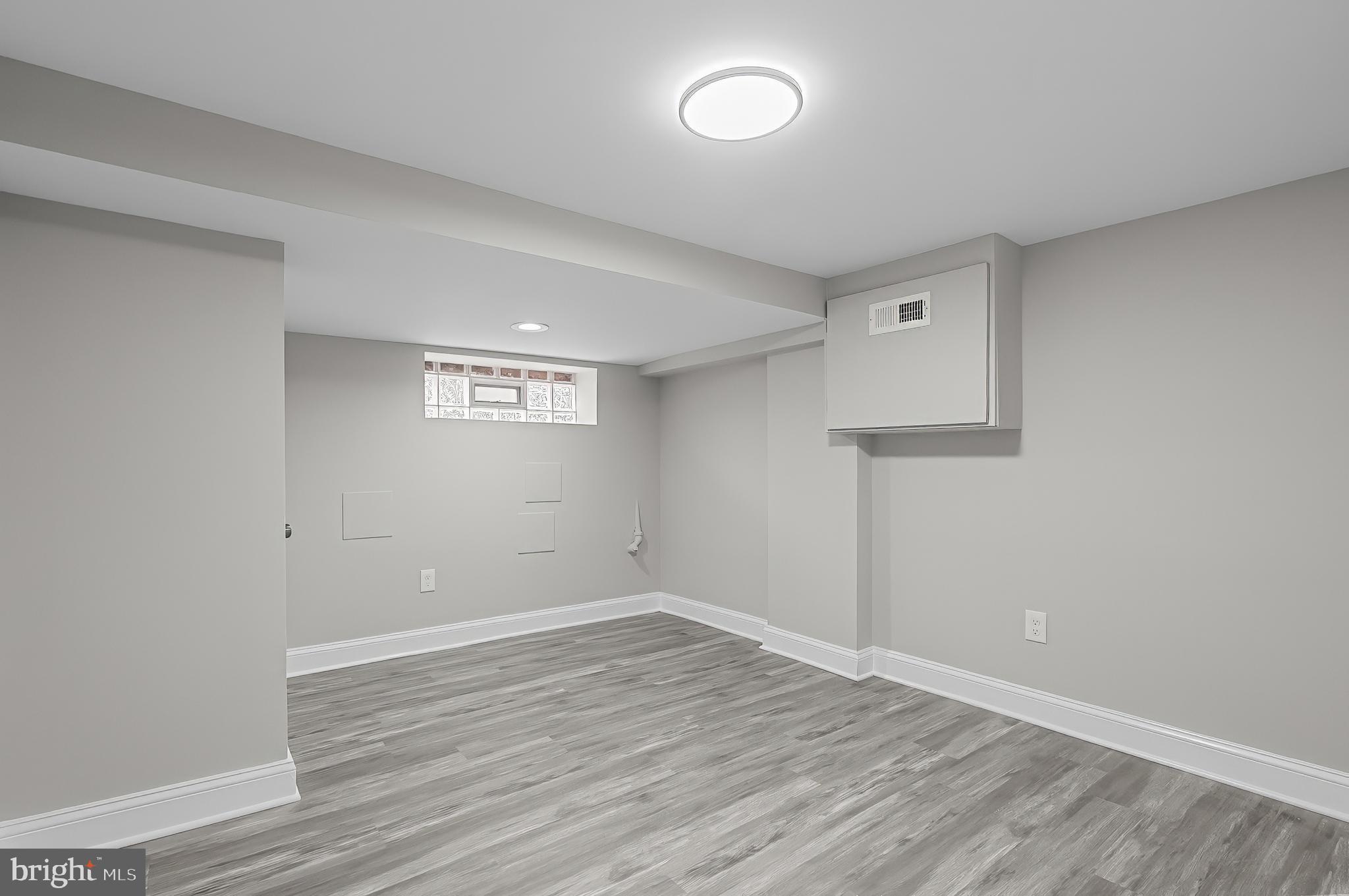 1655 Cliftview Avenue Baltimore, MD 21213 - Photo 8 of 36