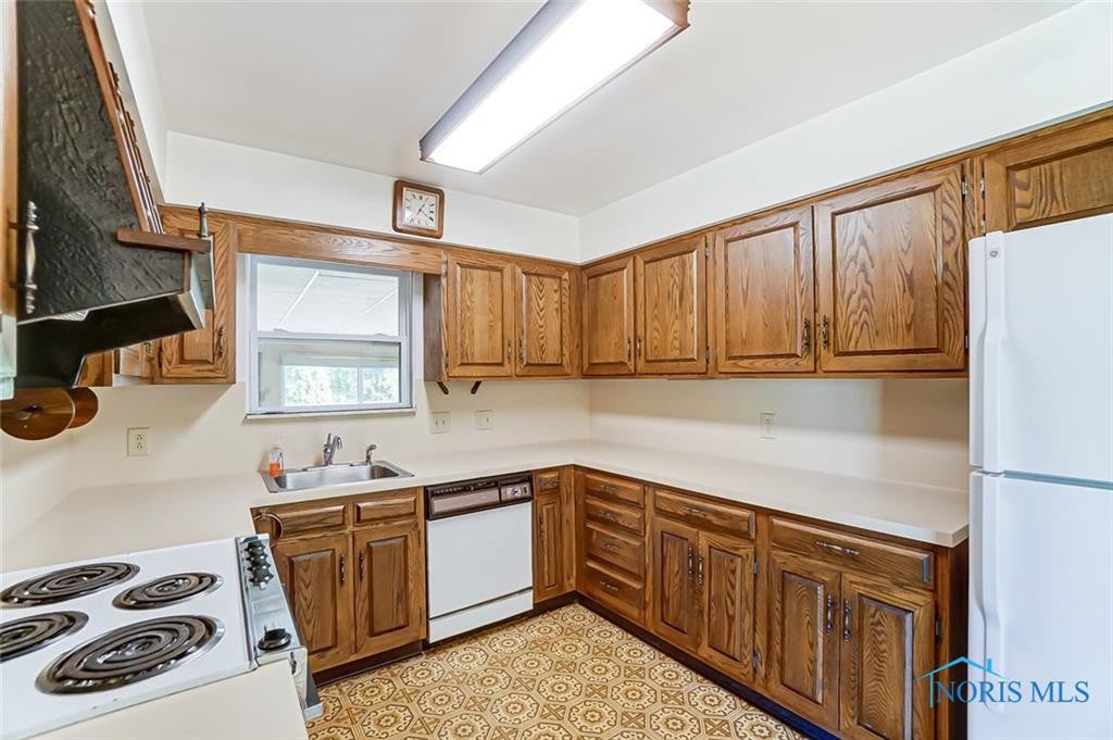 3326 Seaman Road Oregon, OH 43616 - Photo 12 of 44 Gallery Image 12