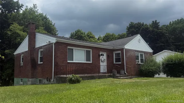 $2,800 | 3 Elm Street, New Windsor, NY 12553