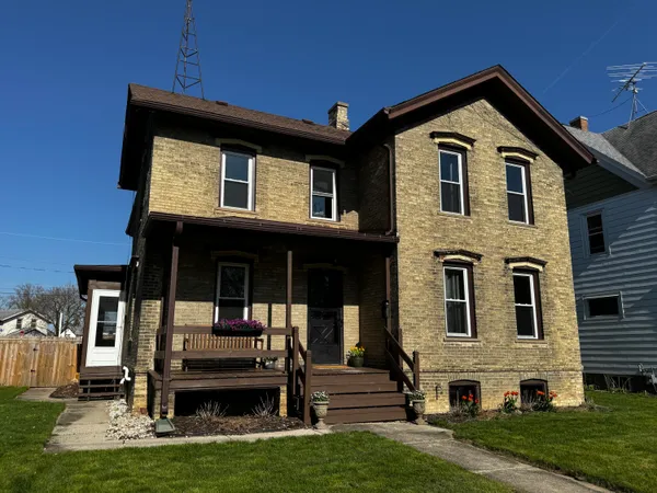 $295,000 | 209 College Avenue, Watertown, WI 53094