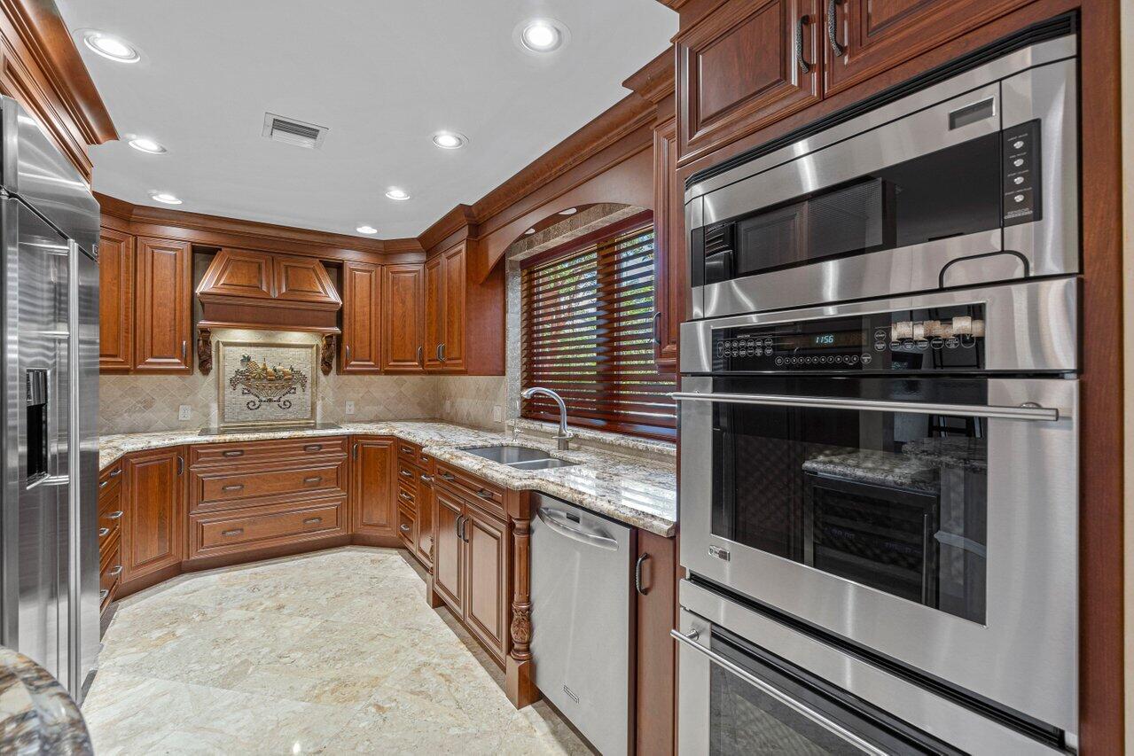 870 Northwest 7th Street Boca Raton, FL 33486 - Photo 7 of 38 008-870Northwest7thAvenue-BocaRaton-FL-3