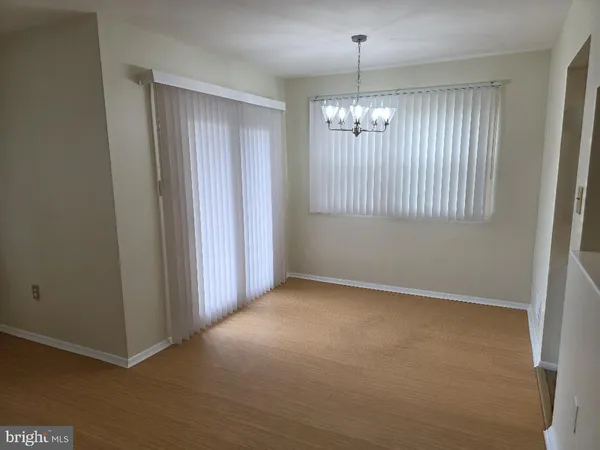 $1,950 | 22-2 Florence Tollgate, Florence, NJ 08518