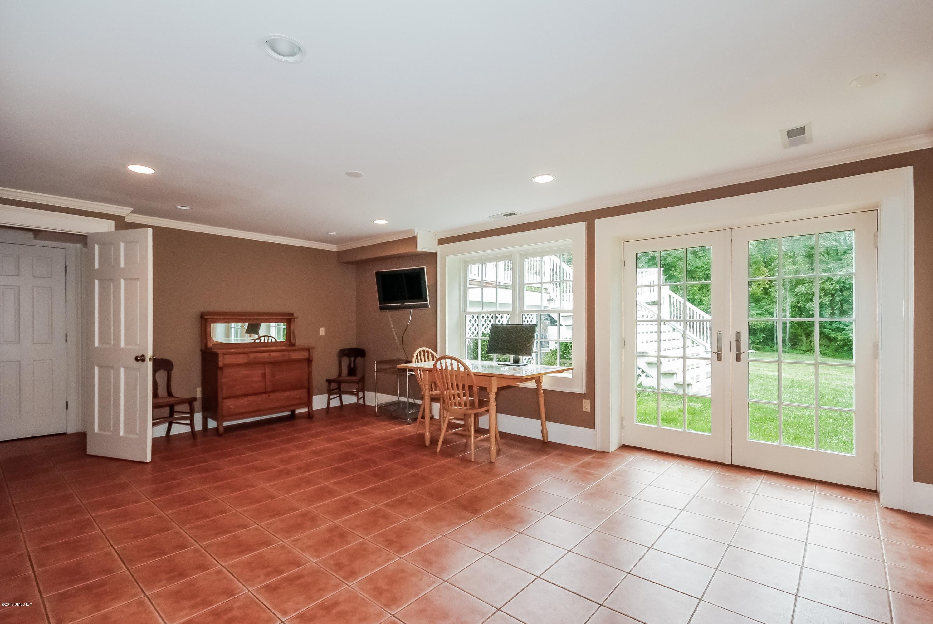 25 Willow Run Road Greenwich, CT 06831 - Photo 20 of 24 049-Studio-1216310-print