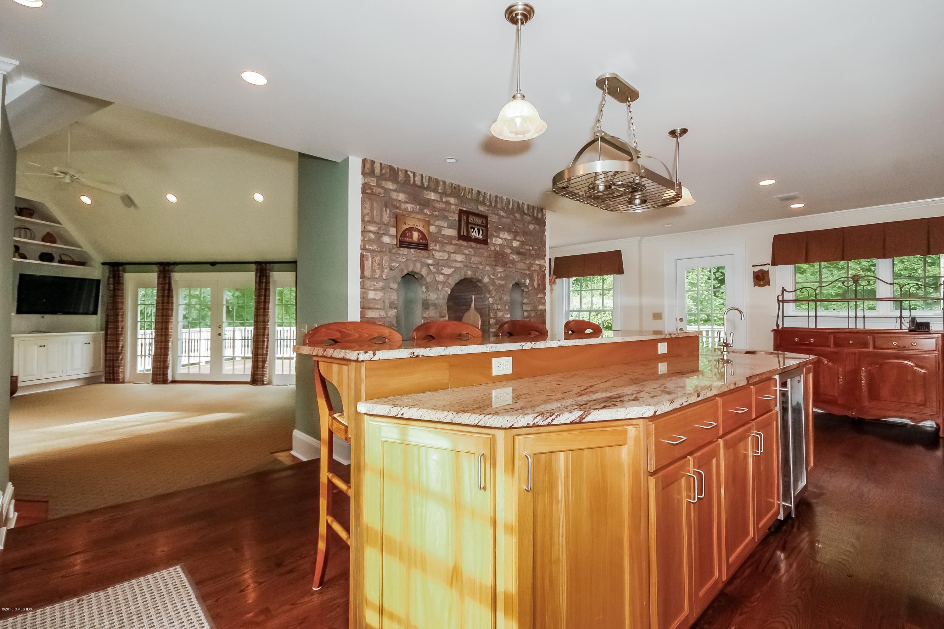 25 Willow Run Road Greenwich, CT 06831 - Photo 8 of 24 017-Kitchen-1216276-print