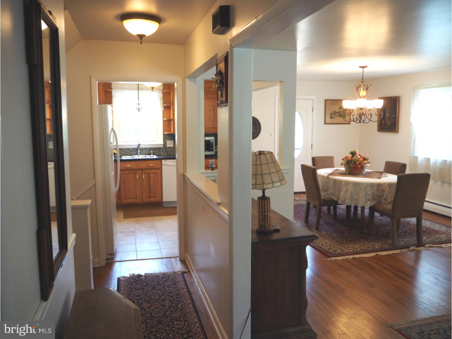 113 Bartholomew Road Berwyn, PA 19312 - Photo 3 of 23 Foyer