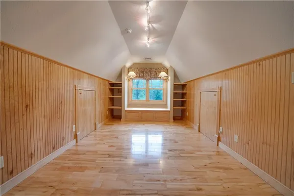 $539,900 | 657 Lakeview Drive, Washington, PA 15301