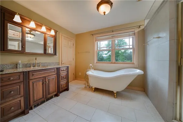 $539,900 | 657 Lakeview Drive, Washington, PA 15301