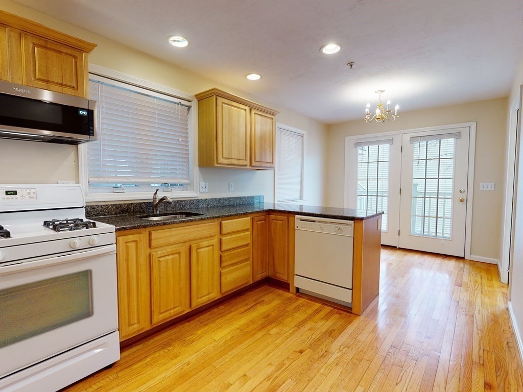 47 Alder Street, Unit 22 Waltham, MA 02453 - Photo 4 of 27
