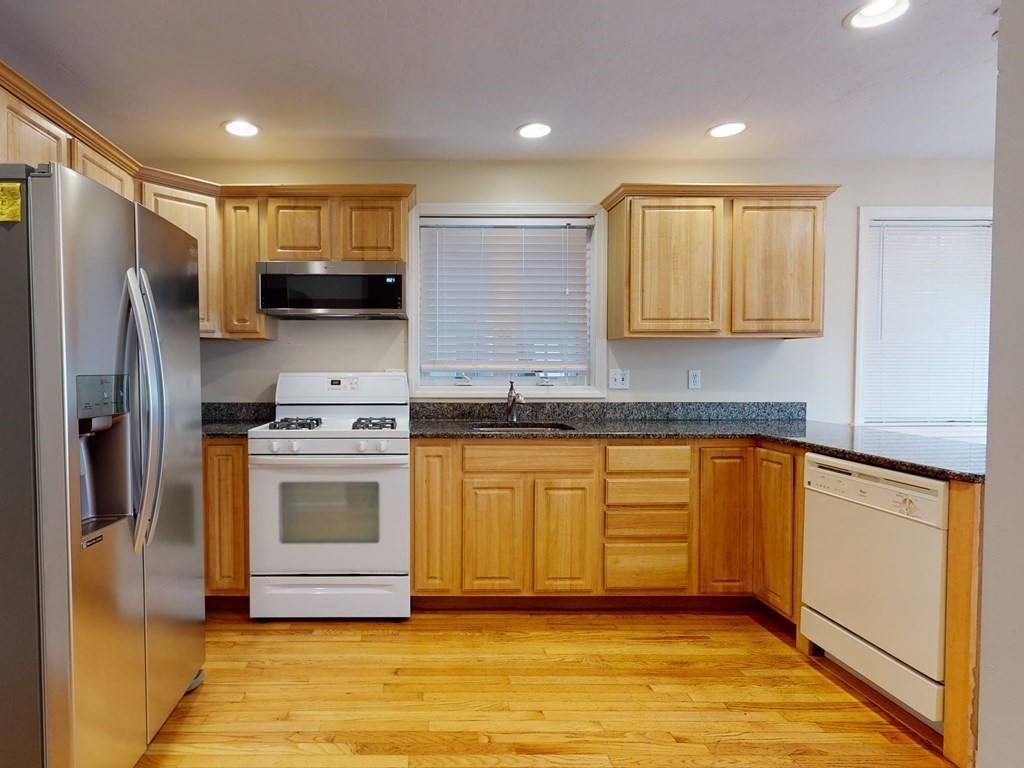 47 Alder Street, Unit 22 Waltham, MA 02453 - Photo 5 of 27