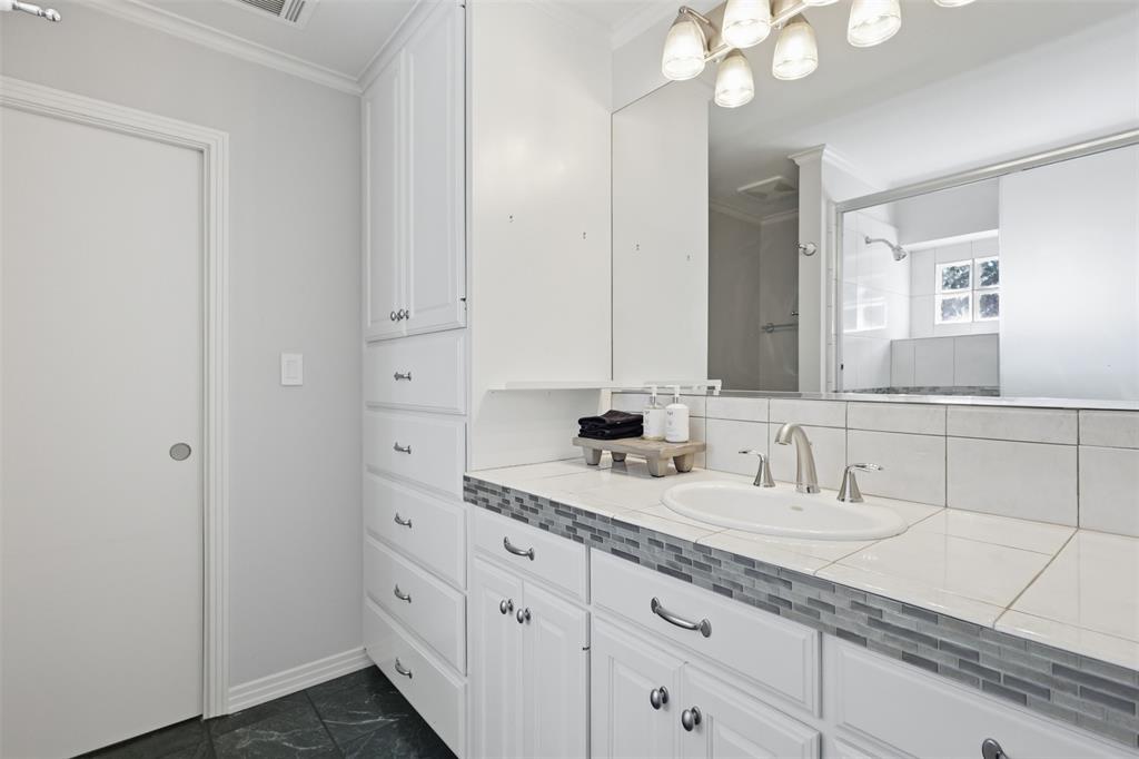 4329 Taos Road Dallas, TX 75209 - Photo 23 of 32