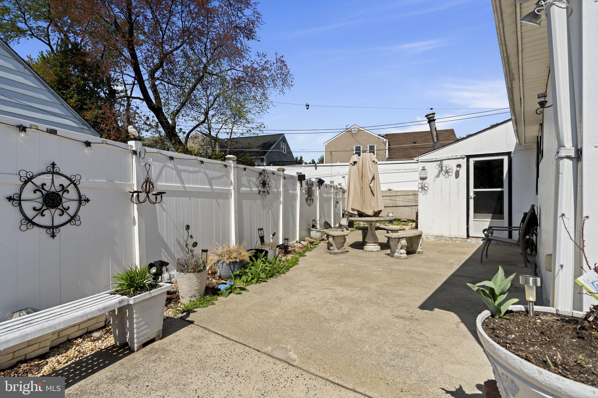 896 Pne Hl Road Philadelphia, PA 19115 - Photo 31 of 37