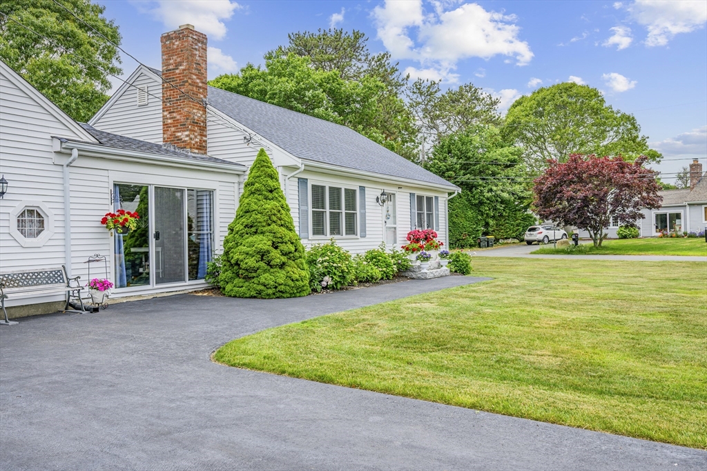 1 Captain Dore Road Yarmouth, MA 02664 - Photo 3 of 42