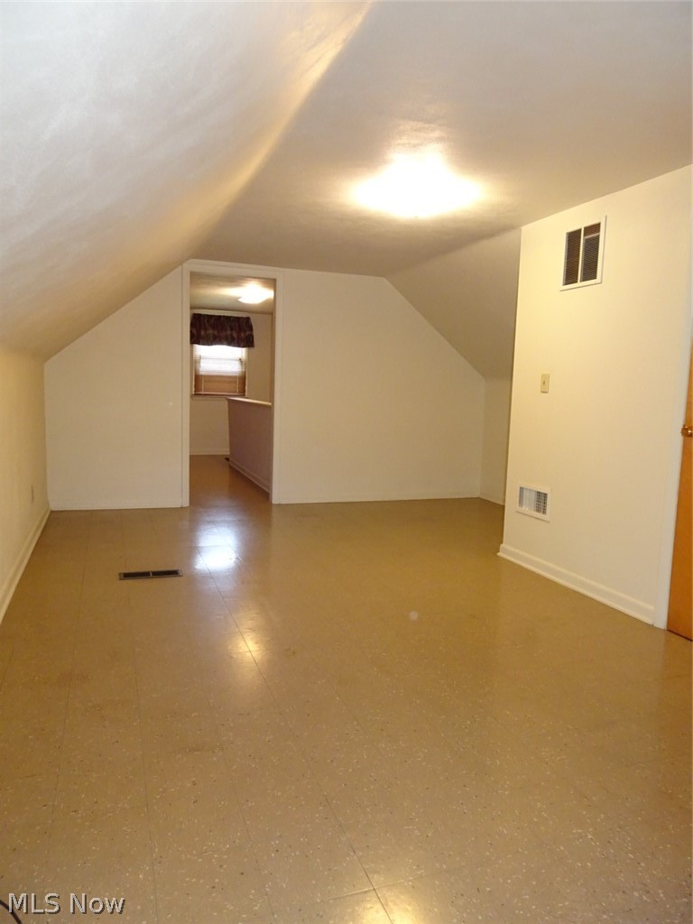 966 Reeve Road Elyria, OH 44035 - Photo 17 of 32 Upstairs bedroom