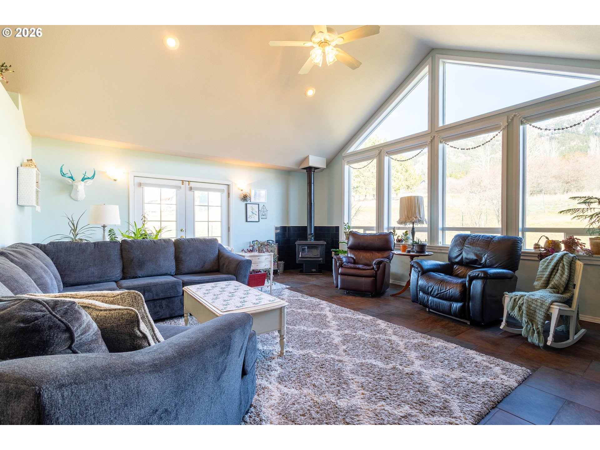 60908 Stackland Road Cove, OR 97824 - Photo 2 of 45 Living Room