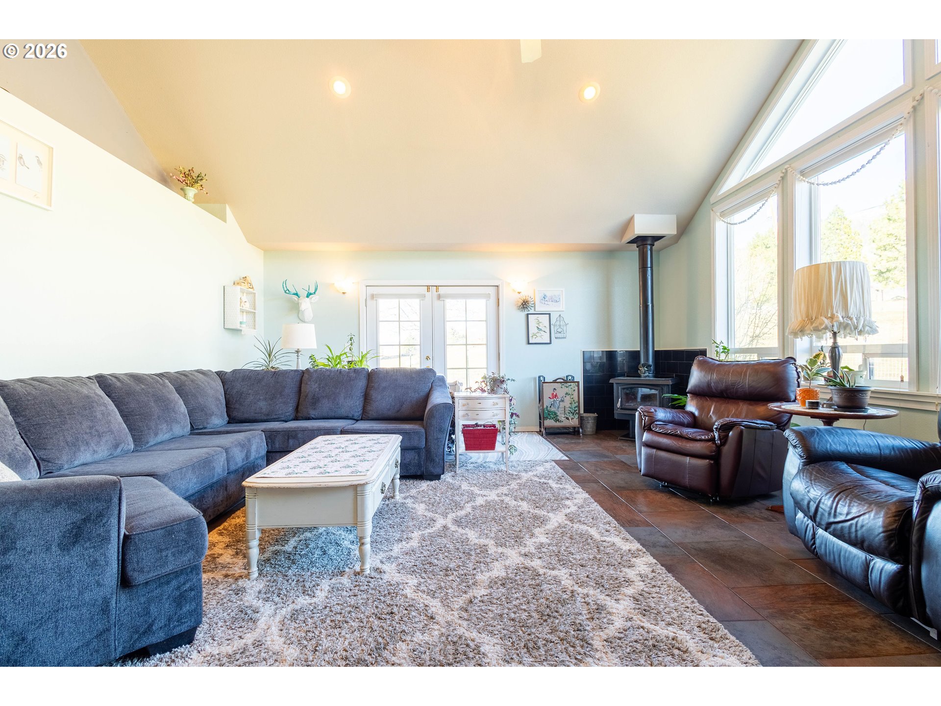 60908 Stackland Road Cove, OR 97824 - Photo 3 of 45 Living Room