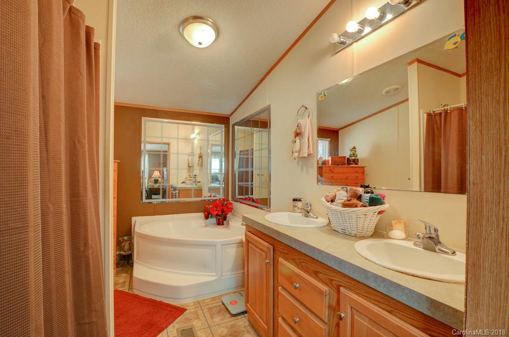 45 Beach Crest Rise, Unit 6 Leicester, NC 28748 - Photo 12 of 23 Gallery Image 12