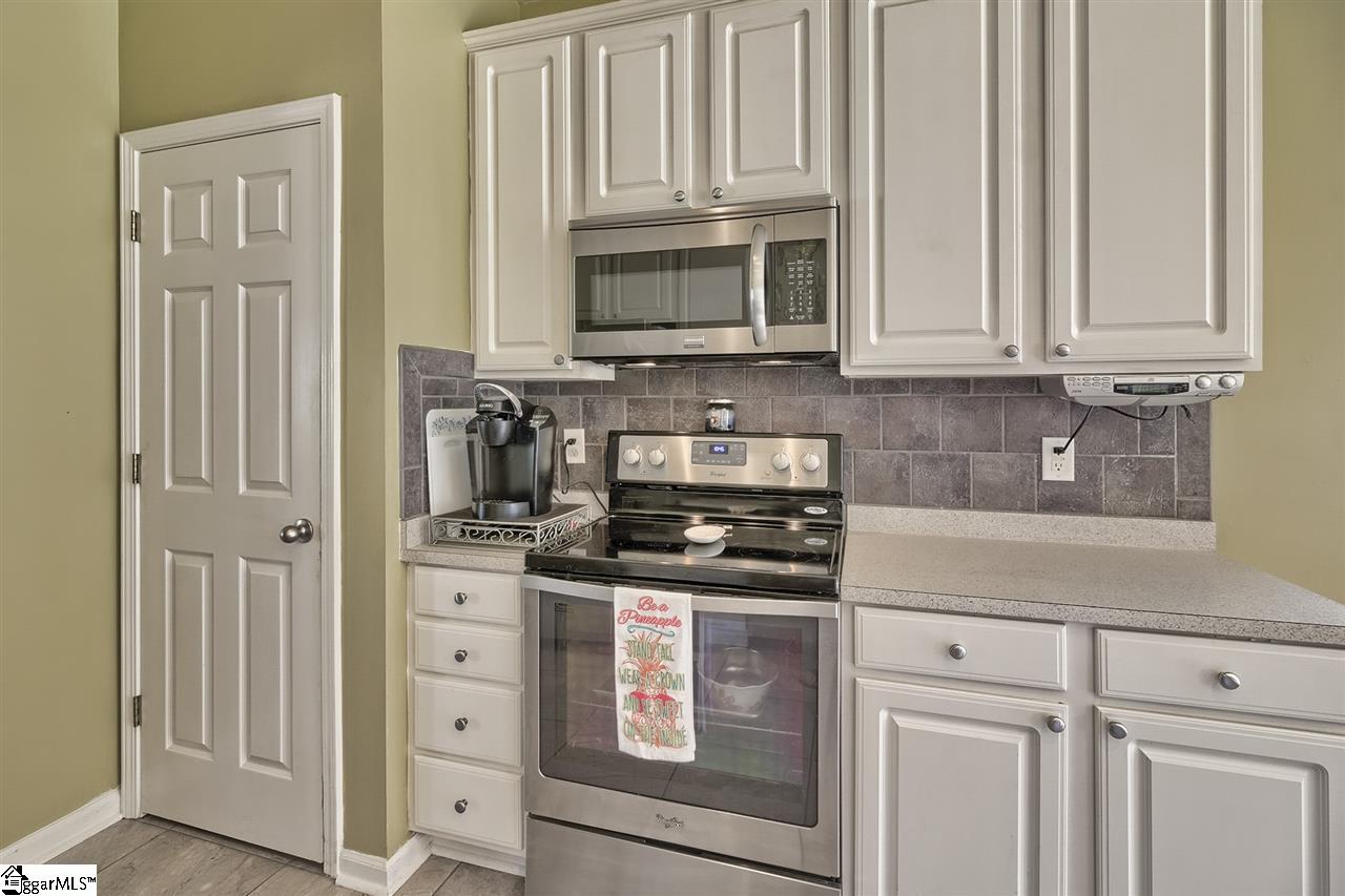 18 Farmbrook Way Simpsonville, SC 29681 - Photo 9 of 35 Gallery Image 9