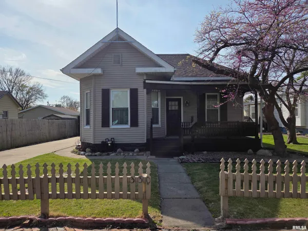 $89,000 | 330 North West Street, Carlinville, IL 62626