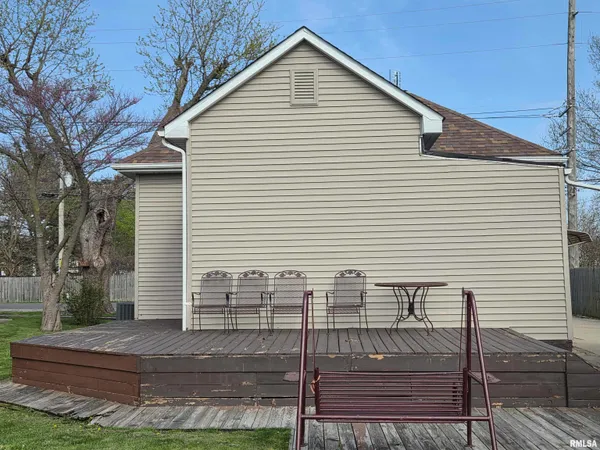 $89,000 | 330 North West Street, Carlinville, IL 62626