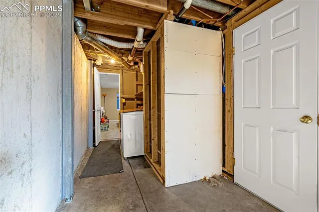 a view of a storage & utility room