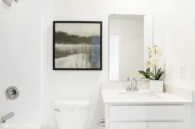 $369,995 | 8403 Grand Appaloosa Way, Indianapolis, IN 46235