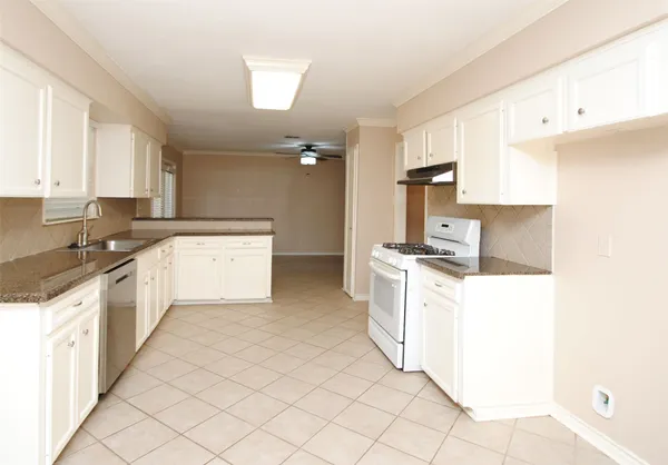 $2,400 | 10034 Cedardale Drive, Houston, TX 77055