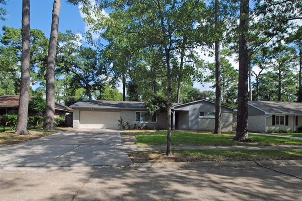 $2,400 | 10034 Cedardale Drive, Houston, TX 77055