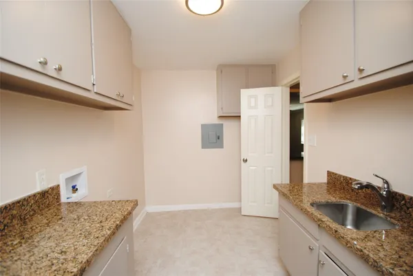 $2,400 | 10034 Cedardale Drive, Houston, TX 77055