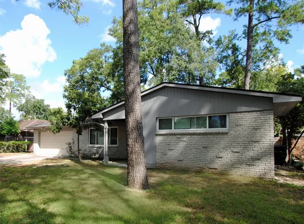 $2,400 | 10034 Cedardale Drive, Houston, TX 77055