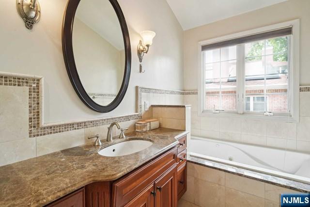 75 Myrtle Avenue, Unit 1 Edgewater, NJ 07020 - Photo 19 of 31