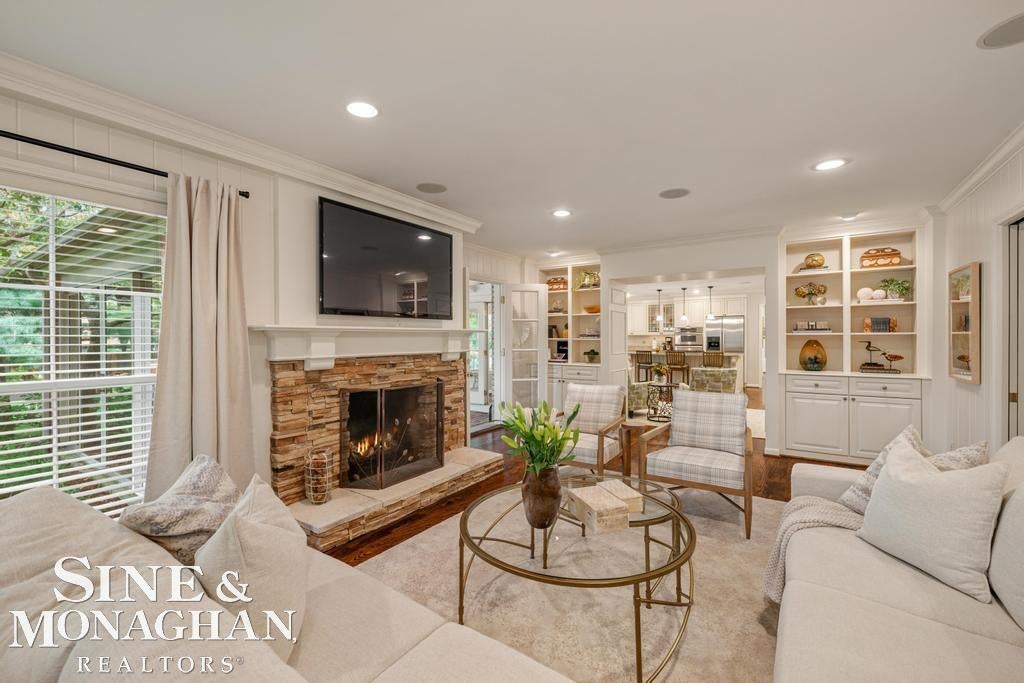 44 North Deeplands Road Grosse Pointe Shores, MI 48236 - Photo 9 of 99 Gallery Image 9