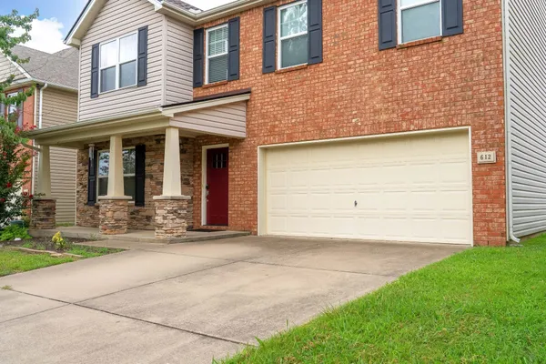 $2,295 | 612 Pemberton Drive, Lebanon, TN 37087