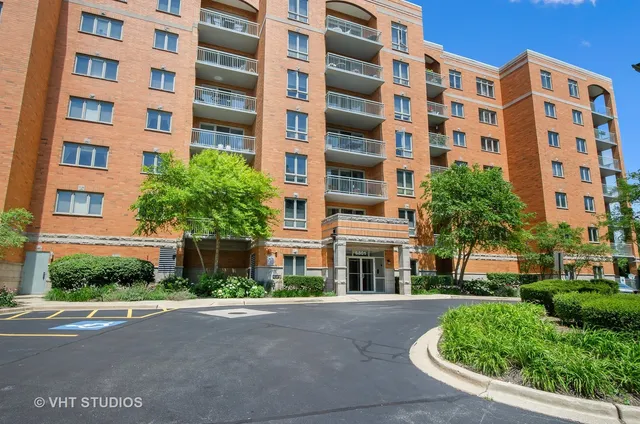 $289,000 | 6801 North Milwaukee Avenue, Unit 202, Niles, IL 60714