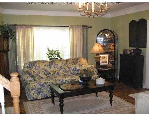 4461 North Grapevine Road Charleston, WV 25320 - Photo 12 of 16 Living Room.