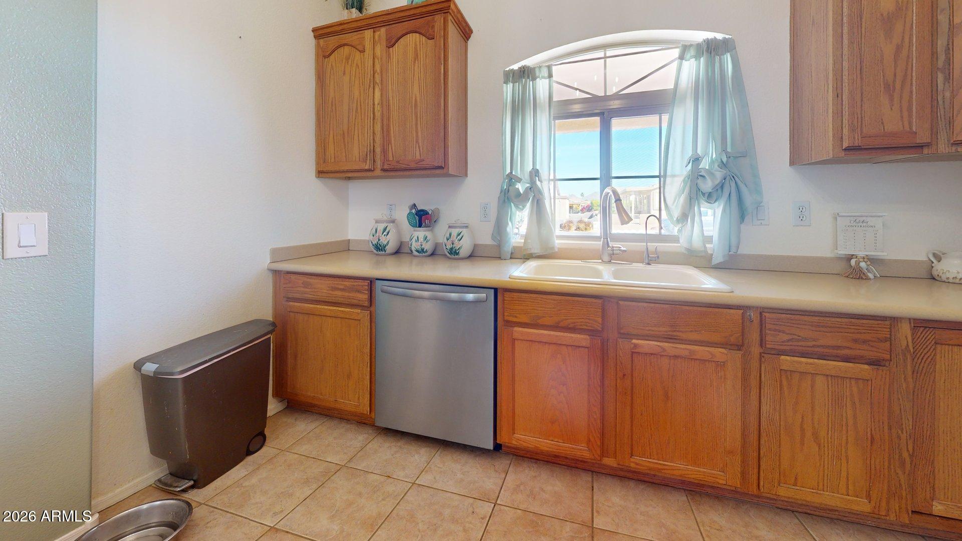 2101 South Meridian Road, Unit 431 Apache Junction, AZ 85120 - Photo 12 of 31 2101-S-Meridian-Rd-Lot-431-Kitchen