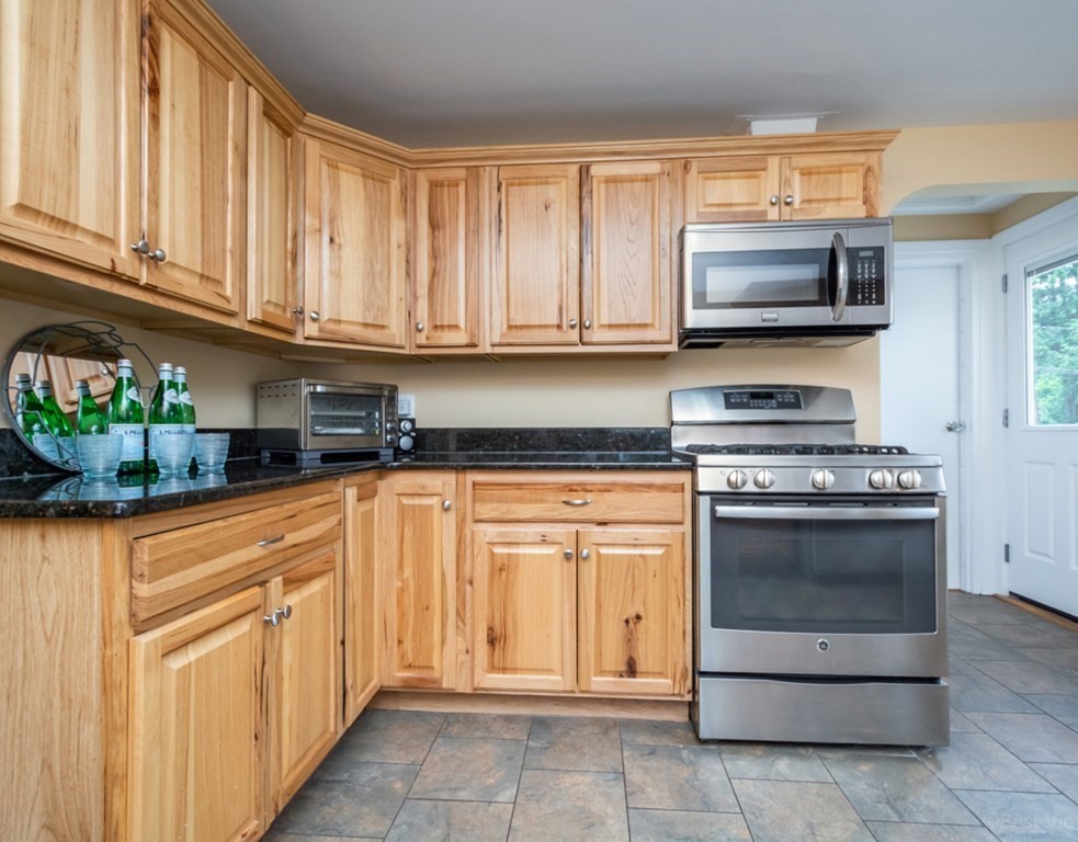 267 Concord Road Bedford, MA 01730 - Photo 12 of 31