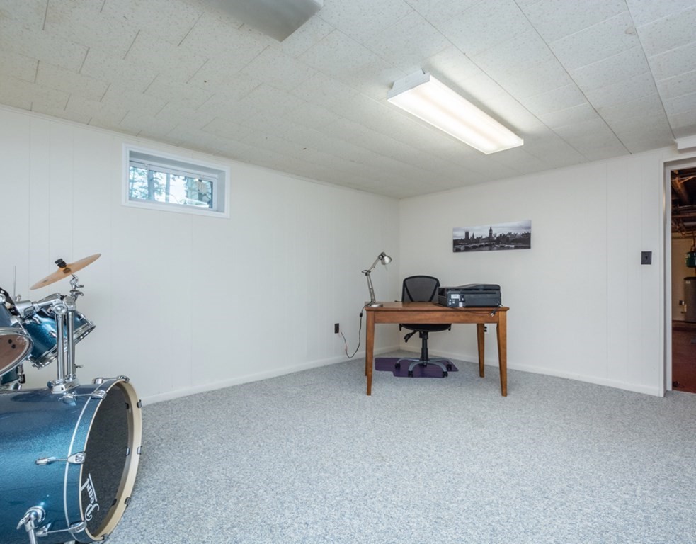 267 Concord Road Bedford, MA 01730 - Photo 23 of 31