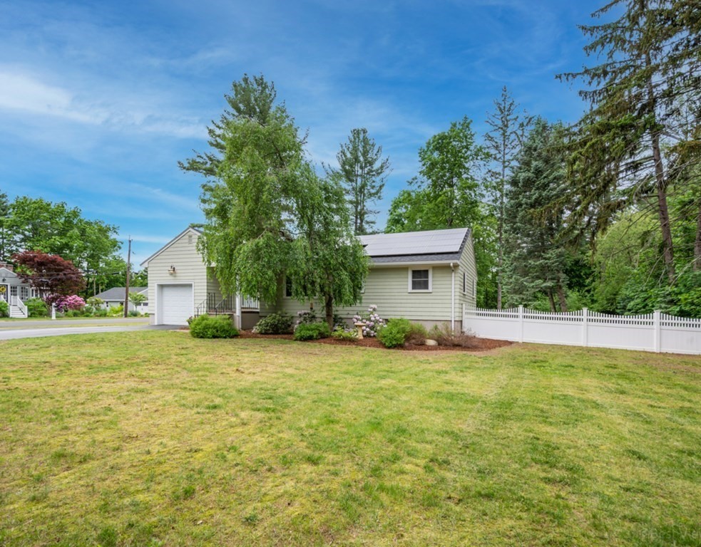 267 Concord Road Bedford, MA 01730 - Photo 3 of 31