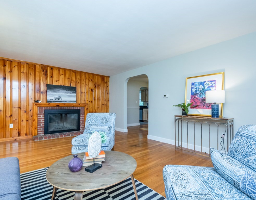 267 Concord Road Bedford, MA 01730 - Photo 7 of 31