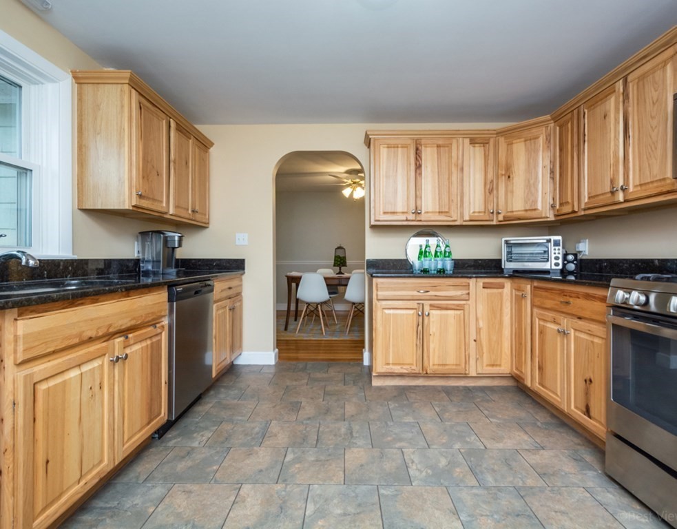 267 Concord Road Bedford, MA 01730 - Photo 10 of 31