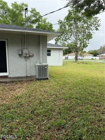 $1,700 | 2610 W Road, Fort Myers, FL 33905