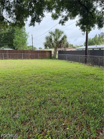$1,700 | 2610 W Road, Fort Myers, FL 33905