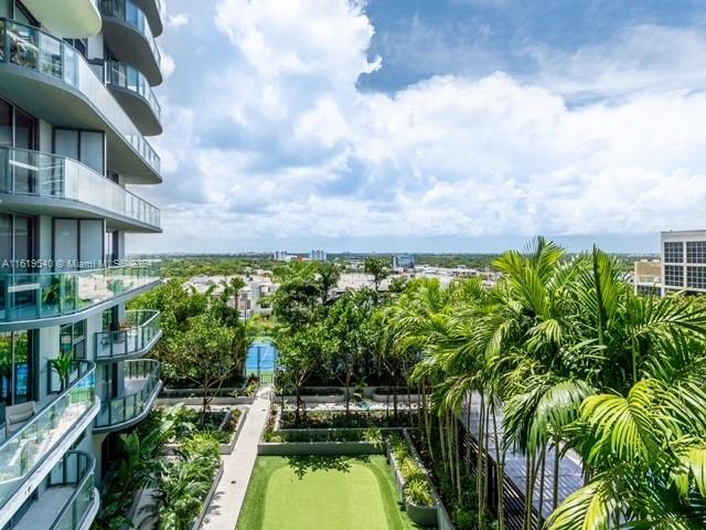121 Northeast 34th Street, Unit 1014 Miami, FL 33137 - Photo 10 of 30 a view of a yard in front of house