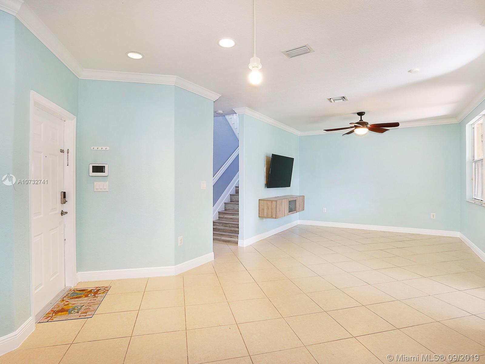 1506 Southeast 20th Road Homestead, FL 33035 - Photo 3 of 23